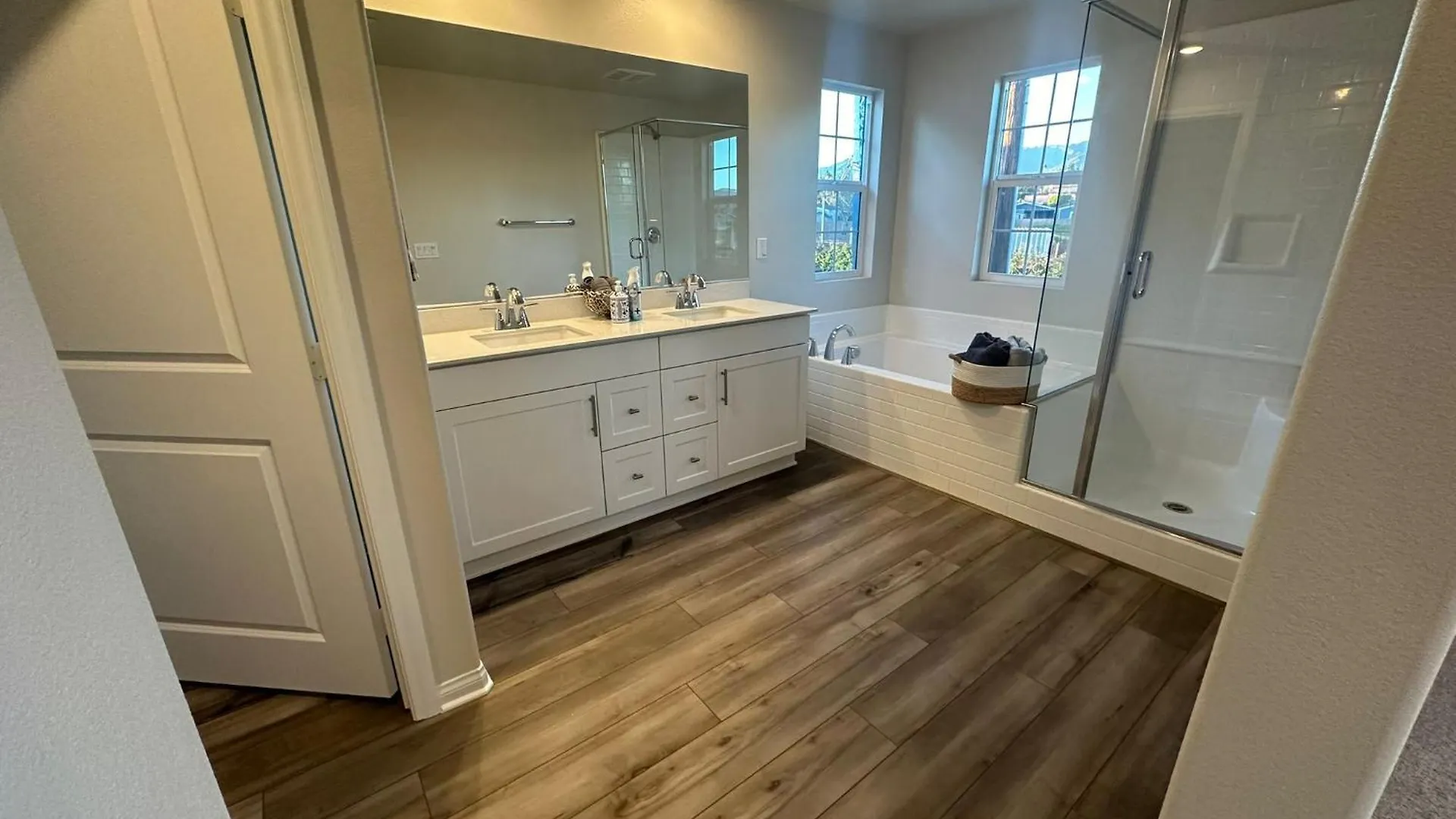 3 Bed 3 Bath Gated Corner Unit Apartment Upland
