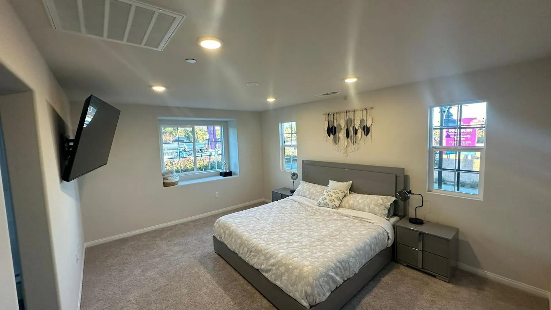 3 Bed 3 Bath Gated Corner Unit Apartment Upland