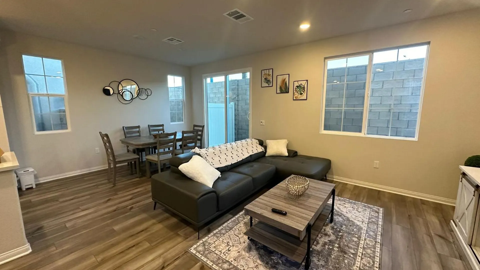 3 Bed 3 Bath Gated Corner Unit Apartment Upland United States